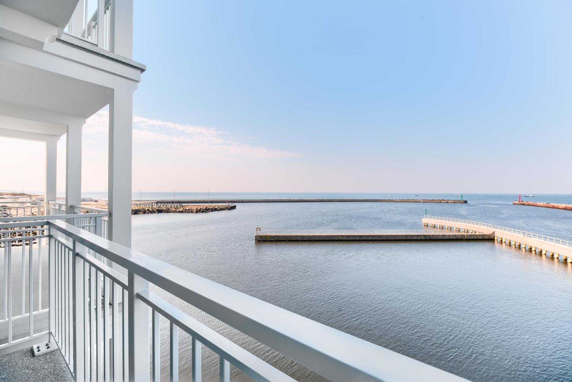 Sea Collection By Marina Royale Aparthotel Ujście-Darłowskie Exteriör bild