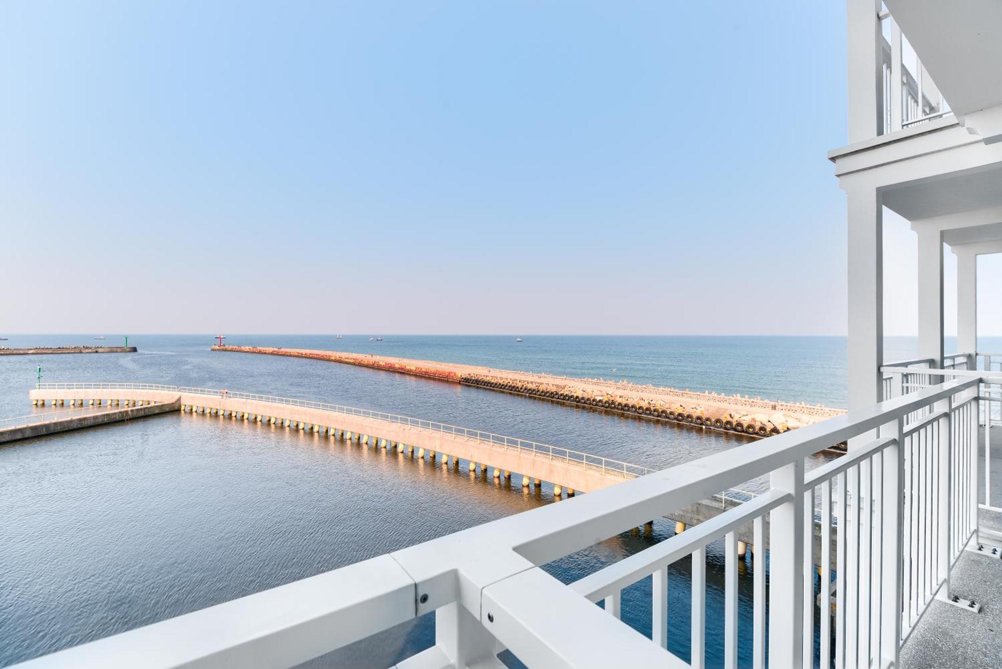 Sea Collection By Marina Royale Aparthotel Ujście-Darłowskie Exteriör bild